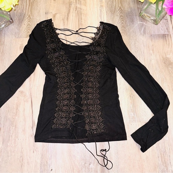 Lace up long sleeve top - Picture 5 of 6